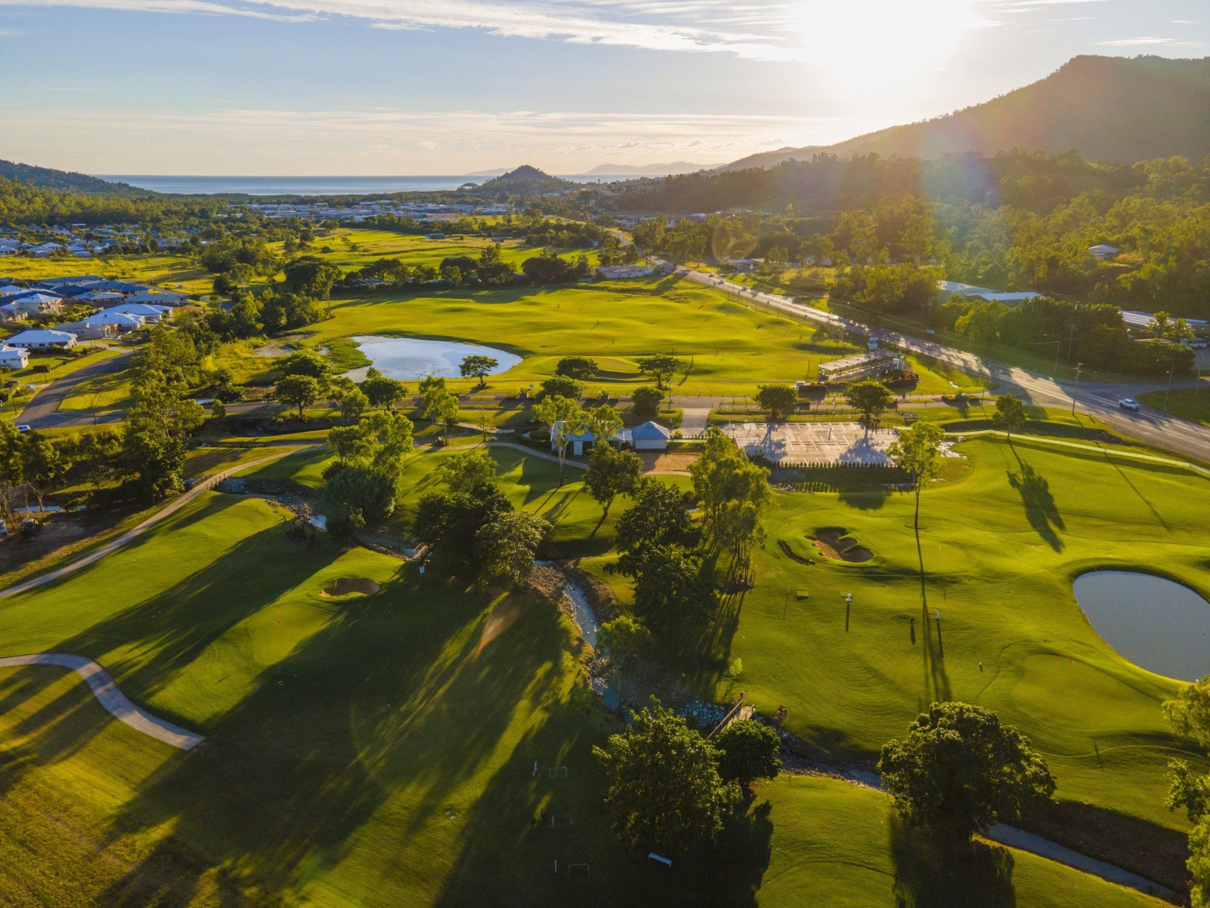 THE WHITSUNDAYS GOLF GUIDE